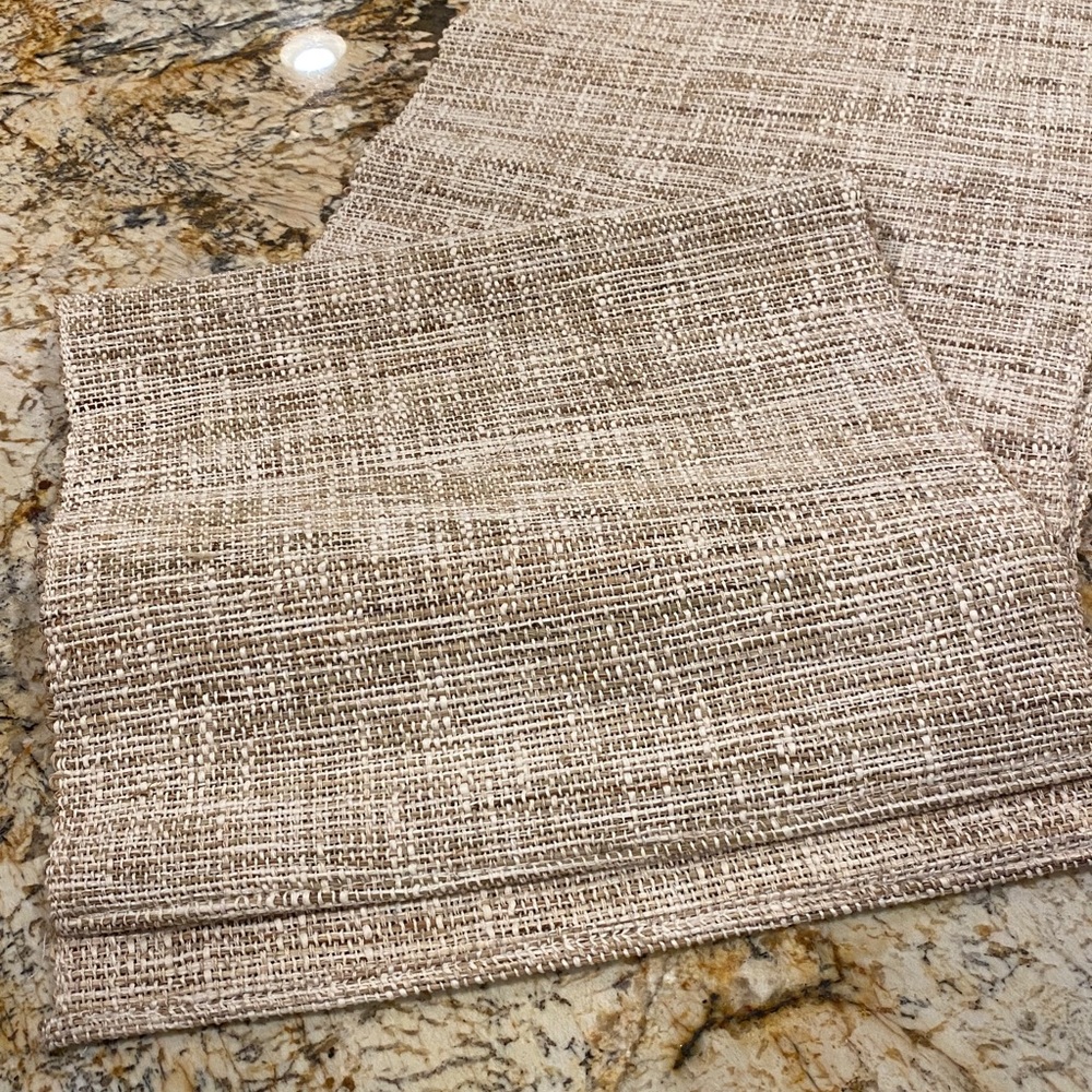 TABLE RUNNER - Picture 2 of 5